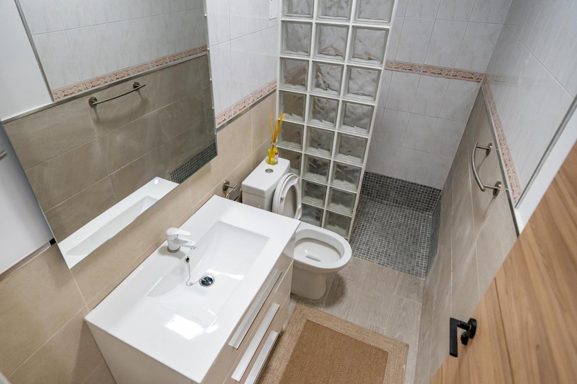 Casa Julio - Alcala Complete Coastal Retreat - Entire Apartment - 3 Min Walk From The Ocean - Shared Entrance With Host Екстериор снимка