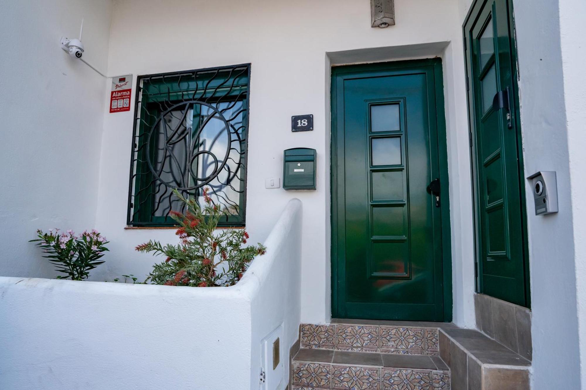 Casa Julio - Alcala Complete Coastal Retreat - Entire Apartment - 3 Min Walk From The Ocean - Shared Entrance With Host Екстериор снимка