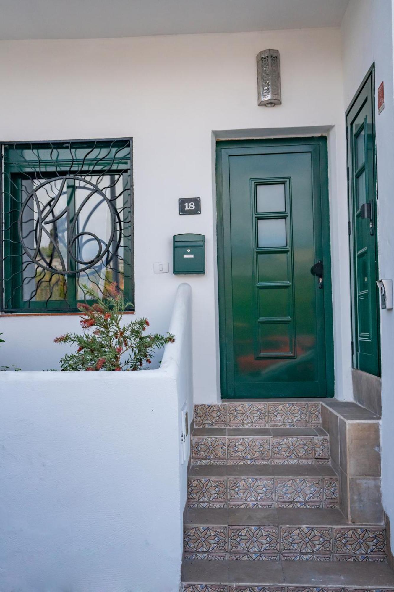 Casa Julio - Alcala Complete Coastal Retreat - Entire Apartment - 3 Min Walk From The Ocean - Shared Entrance With Host Екстериор снимка